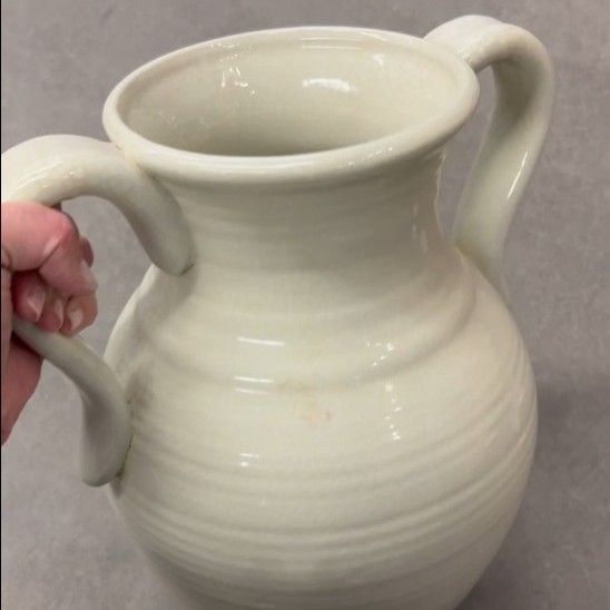 white vase pot